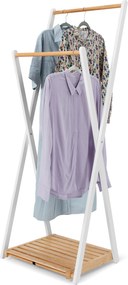 Stojan na oblečenie z masívneho dreva