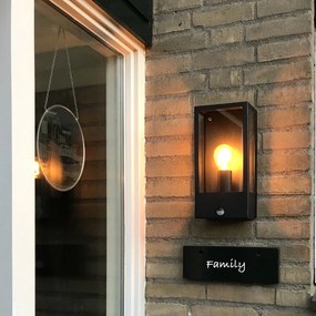 Vonkajšia nástenná lampa čierna s pohybovým senzorom IP44 - Rotterdam