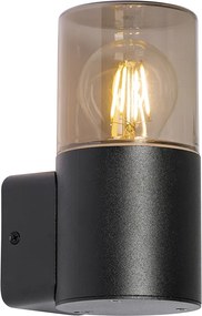 Moderné vonkajšie nástenné svietidlo čierne s dymovým tienidlom IP44 - Odense