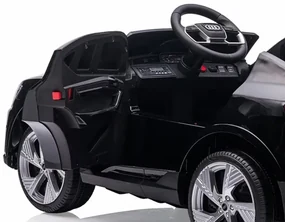 Elektrické autíčko Audi E-Tron Sportback 4x4 čierne