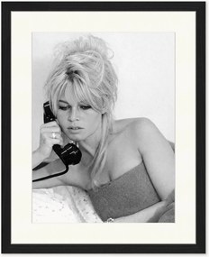Ručne vyrobená zarámovaná fotografia Brigitte on The Phone