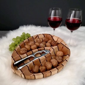 AMADEA Drevená miska mozaika v tvare orecha s luskáčikom, masívne drevo, 2 druhy drevín, 28x23x4,5 cm