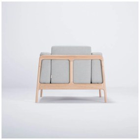 Kreslo s konštrukciou z dubového dreva s modrosivým textilným sedadlom Gazzda Fawn