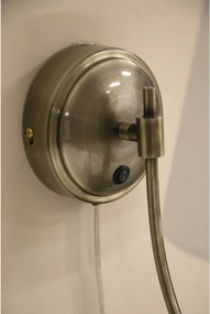 Biele/v mosadznej farbe nástenné svietidlo do zásuvky Amar – Markslöjd