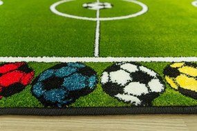 Detský koberec Rainbow 11377/130 futbalové ihrisko, zelený