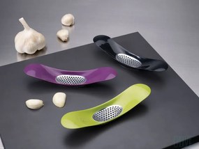 Pretláčač cesnaku Joseph Garlic Rocker, rôzne farby