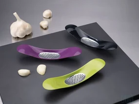 Pretláčač cesnaku Joseph Garlic Rocker, rôzne farby