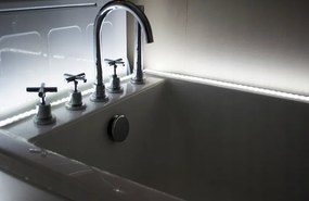 LED pásik 2835 300 IP20 5m - studena biela