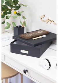 Tmavosivý úložný box s menovkou na dokumenty Bigso Box of Sweden Oskar, veľkosť A4