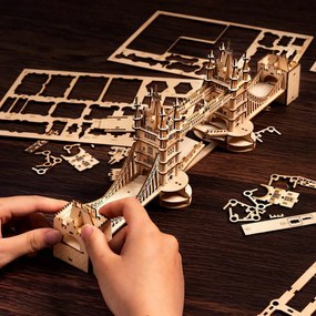 RoboTime Drevené 3D puzzle most Tower Bridge svietiace