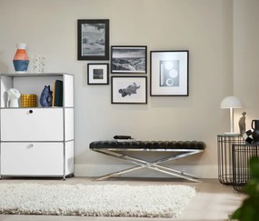 Kovová skrinka »CN3« s 2 výklopnými priečinkami, biela