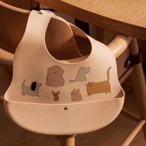 LIEWOOD Silikónový podbradník s vreckom Ember Cats and Dogs – set 2 ks