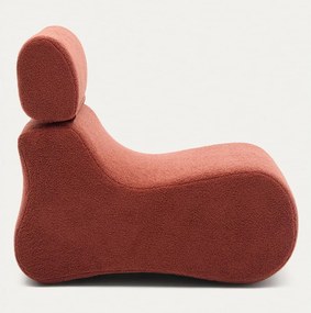 Kreslo v terakotovej farbe z textílie buklé Club – Kave Home