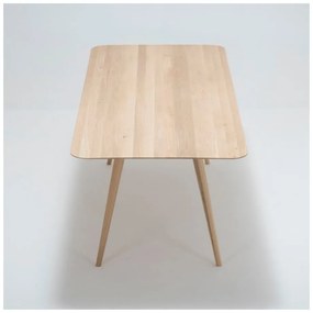 Jedálenský stôl z masívneho dubového dreva Gazzda Stafa, 220 × 90 cm