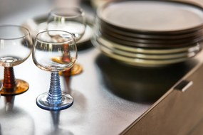 Sada 4ks ručne fúkané poháre na víno s farebným podstavcom - Ø 8,5*13,5cm / 186ml