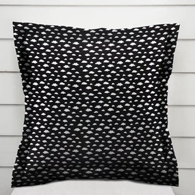 Biante Detská bavlnená obliečka na vankúš s lemom Sandra SA-306 Biele obláčiky na čiernom 50 x 60 cm