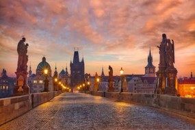 Umelecká fotografie Wonderful sunrise on Charles Bridge, Prague., Konstantin Voronov, (40 x 26.7 cm)