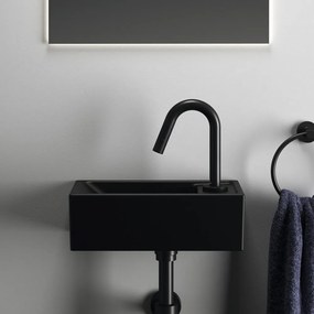 Matne čierne keramické umývadlo 37x21 cm i.Life S – Ideal Standard