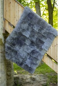 Koberec z ovčej kože sivý