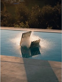 Kovová záhradná stolička v striebornej farbe Nokk – noo.ma