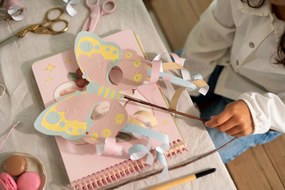 Kniha s vystrihovacími maskami Rosa