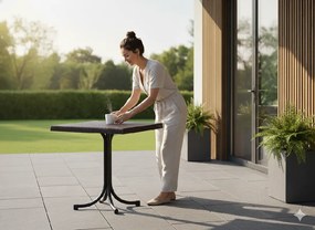 Garden Line PLASTOVÝ ZÁHRADNÝ STÔL NA JEDNEJ NOHE  SO VZOROM RATAN 80 x 80 x 73 CM HNEDÝ