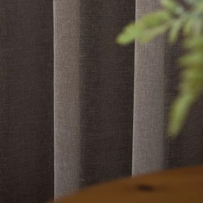 Hnedá záclona PETRA v prirodzenom vzhľade ukončená olovkom  - šité na mieru