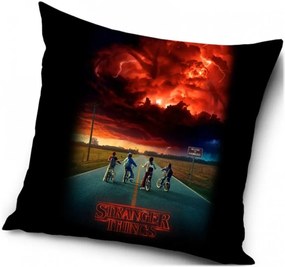 Vankúš Stranger Things - motív Storm Guards - 40 x 40 cm