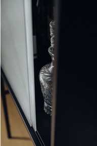 Čierna vitrína s posuvnými dverami 70x109x40 cm Lekko – noo.ma