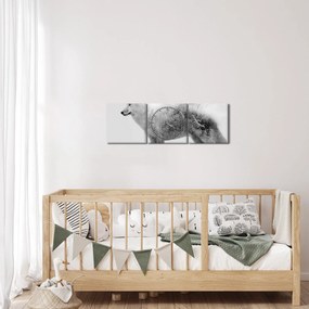 Obraz - Arktický vlk zrkadliaci divokú krajinu, čiernobiely (s hodinami) (90x30 cm)