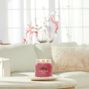 Yankee Candle vonná sviečka Signature v skle stredná Black Cherry, 368 g