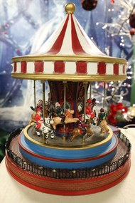 Svietiaci vianočný hrací pohyblivý kolotoč 26cm