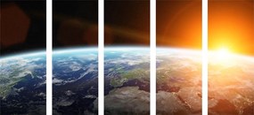 5-dielny obraz pohľad na planétu z vesmíru