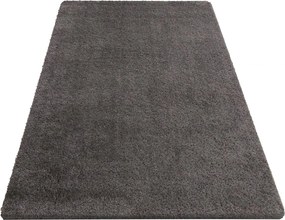 Štýlový koberec v tmavošedej farbe