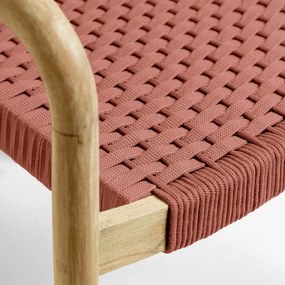 Záhradná stolička z eukalyptového dreva s výpletom v terakotovej farbe Kave Home Sheryl