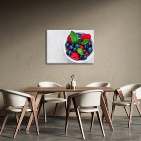 Obraz - miska s lesným ovocím (70x50 cm)