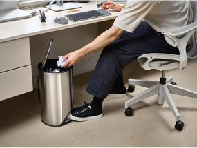 Nášľapný odpadkový kôš z nehrdzavejúcej ocele v lesklo striebornej farbe 10 l Arc – Joseph Joseph