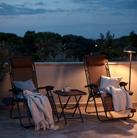 Set 2 polohovateľných záhradných lehátok so stolíkom - hnedý