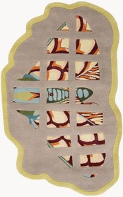 Ručne viazaný vlnený koberec's reliéfnou štruktúrou Moth