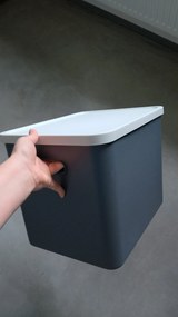 Rotho 2. akosť - Úložný box, rovný s vekom, 27l, antracit ALBU LIGHT, 37x29x30 (biele veko)