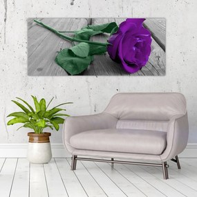 Obraz - Fialová ruža so zelenou stonkou (120x50 cm)