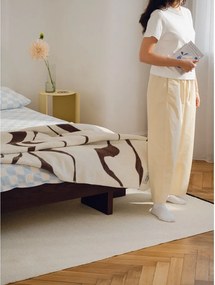 Hnedá/krémovobiela deka 150x200 cm Felu – noo.ma