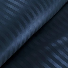 Dekorstudio Saténové posteľné obliečky VERA s jemnými prúžkami v granátovomodrej farbe farbe Rozmer posteľných obliečok: Šírka x Dĺžka: 140x200cm + 1ks 70x80 cm