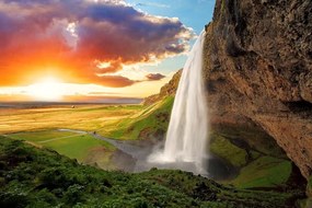 Fototapeta majestátny vodopád na Islande - 300x200