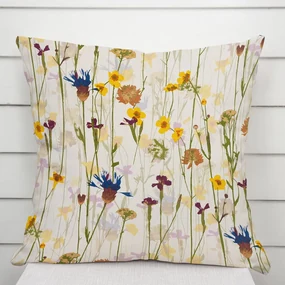Biante Bavlnená obliečka na vankúš Sandra SA-571 Lúčne kvety na krémovom 45 x 45 cm
