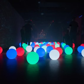 Svietiaca LED guľa 30 cm – 6 RGB + 3 biele