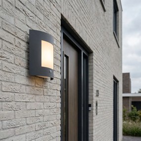 Vonkajšia nástenná lampa antracit IP44 senzor súmraku - Emmerald