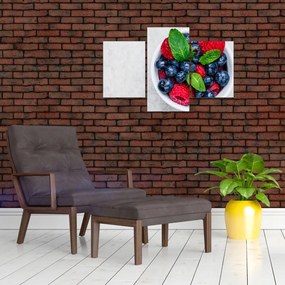 Obraz - miska s lesným ovocím (90x60 cm)