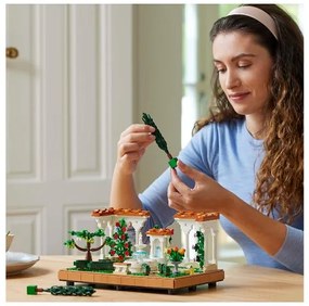 Lego®  Icons 10359 Záhrada s fontánou  (100396783)