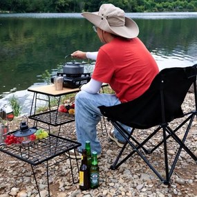 Skladacia turistická stolička s praktickým puzdrom krémová